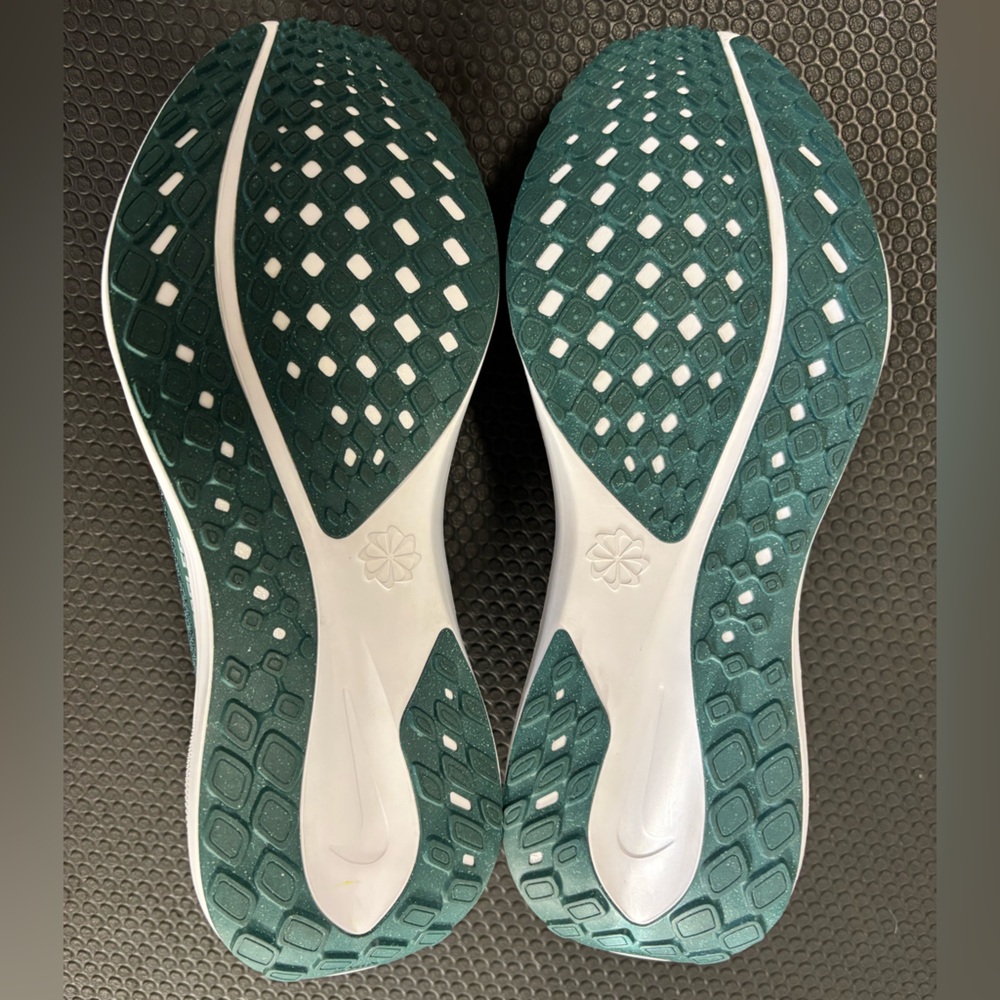 Nike Green Philadelphia Eagles Mesh Sneakers with White Swoosh - Picture 9 of 9